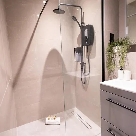 Chic 2king Bd London With Ensuite & Pull Out Bed Apartament Finchley