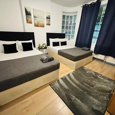 Flats, Location For Tourists, Next Tower Bridge London
