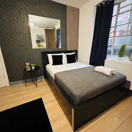 Apartment Flats, Location For Tourists, Next Tower Bridge London