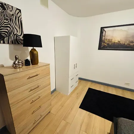 Flats, Location For Tourists, Next Tower Bridge Apartment London