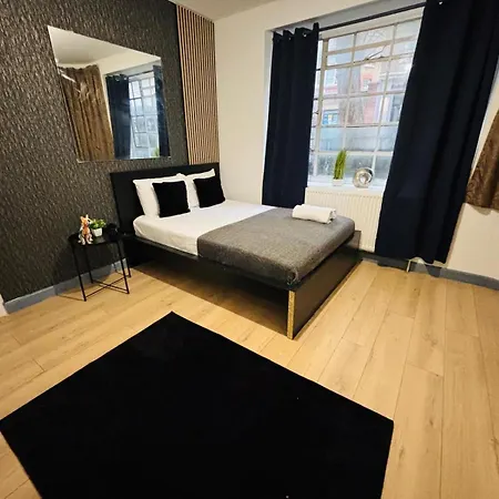 Flats, Location For Tourists, Next Tower Bridge London