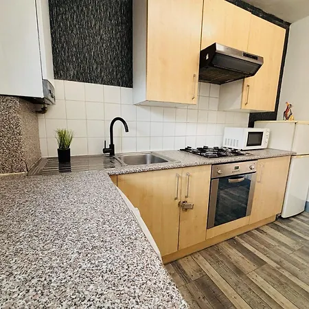 Apartment Flats, Location For Tourists, Next Tower Bridge London