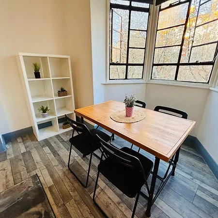 Flats, Location For Tourists, Next Tower Bridge Apartment London