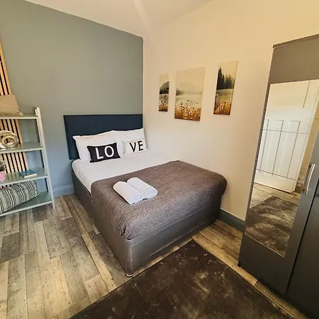 Flats, Location For Tourists, Next Tower Bridge Apartment London