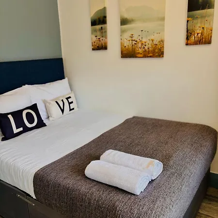 Apartment Flats, Location For Tourists, Next Tower Bridge London