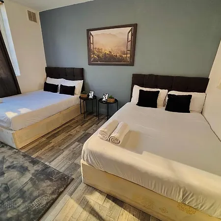 Flats, Location For Tourists, Next Tower Bridge *