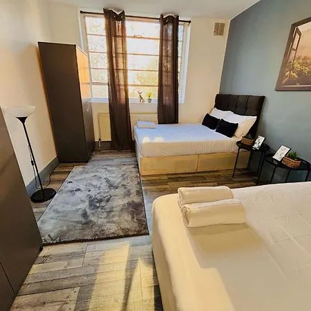 Flats, Location For Tourists, Next Tower Bridge Apartment
