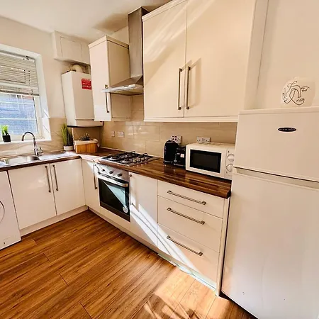 Flats, Location For Tourists, Next Tower Bridge * London