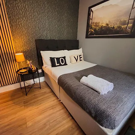 Flats, Location For Tourists, Next Tower Bridge Apartment
