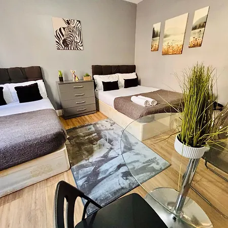 Apartment Flats, Location For Tourists, Next Tower Bridge London
