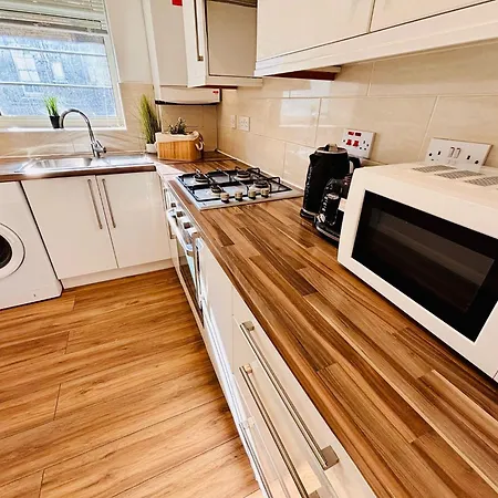 Flats, Location For Tourists, Next Tower Bridge London