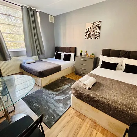 Apartment Flats, Location For Tourists, Next Tower Bridge London