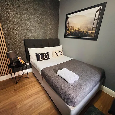 Flats, Location For Tourists, Next Tower Bridge * London