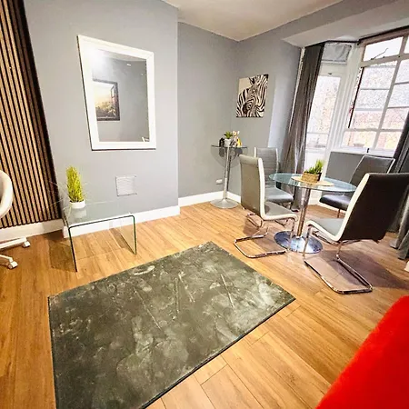 Flats, Location For Tourists, Next Tower Bridge London