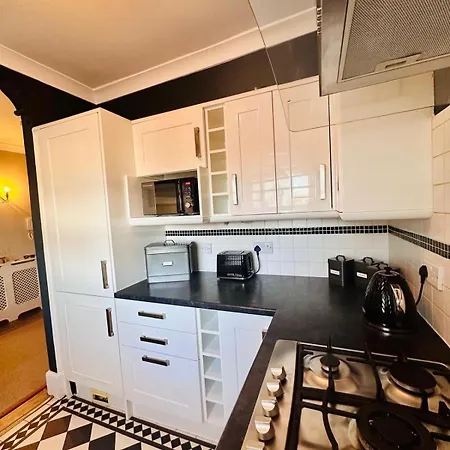 Richmond Charm Cozy Apartment
