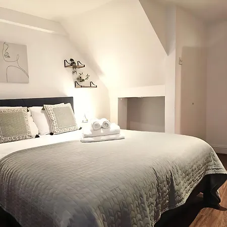 Alto Nest Apartment *