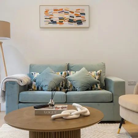 Apartment Modern 2br Sleeps 6 Spacious And Bright The Pine *