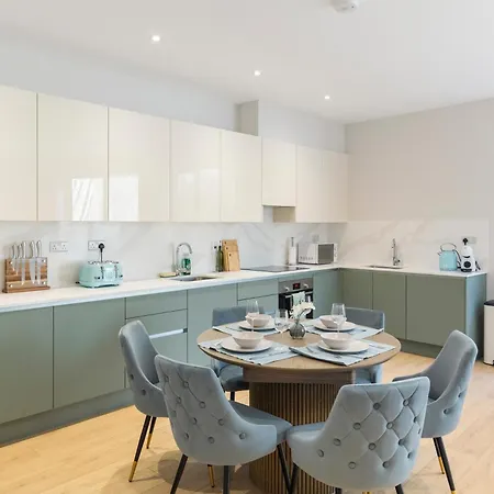 Apartment Modern 2br Sleeps 6 Spacious And Bright The Pine London