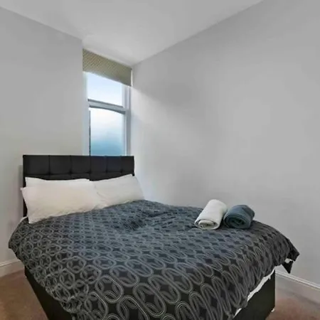 Huge Family2 Bed Sleeps 6 Ppl Acton Park Chiswick