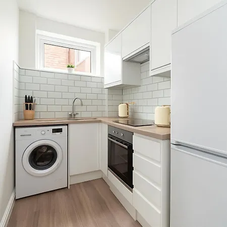 Apartment Spacious 2-bedroom In Crystal Palace *