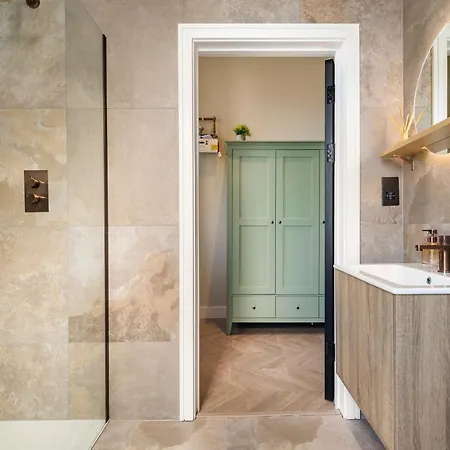 Luxury Living 3br In Maida Vale Apartment *