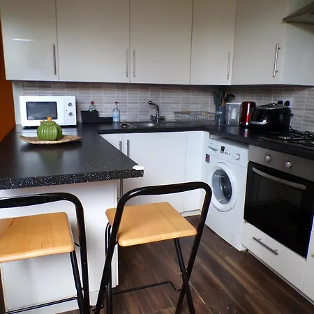 Chelsea Orange Sleeps10-petsok-parking London
