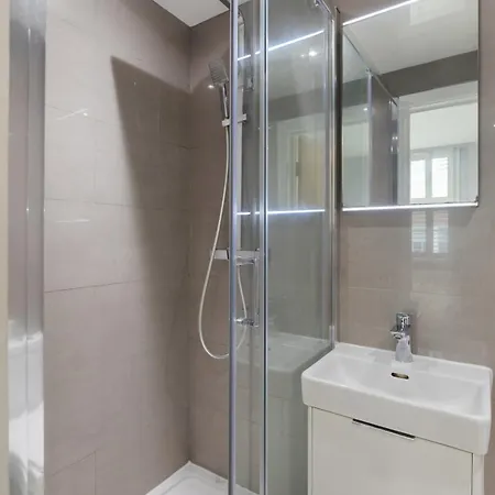 5 Bedroom Flat In Paddington *