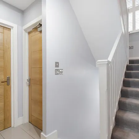 Apartment 5 Bedroom Flat In Paddington London
