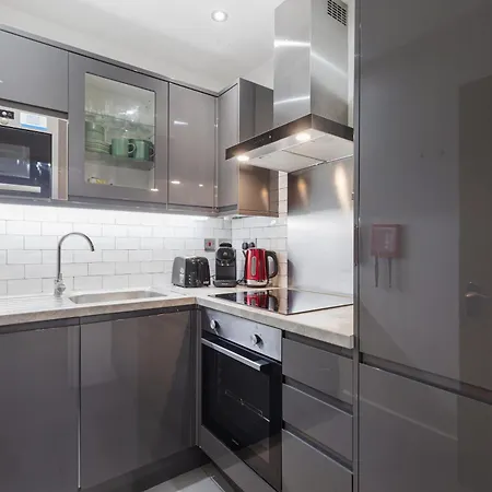 5 Bedroom Flat In Paddington