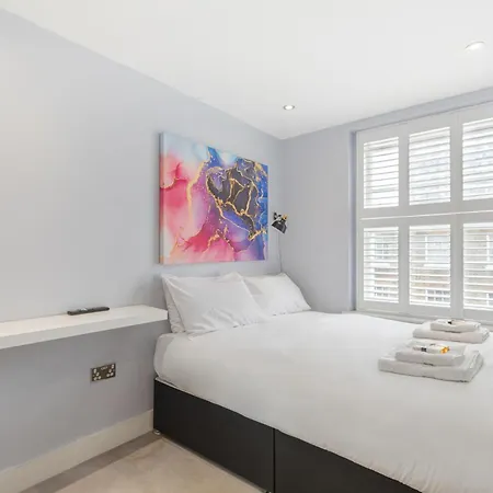 5 Bedroom Flat In Paddington Apartment London