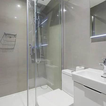 5 Bedroom Flat In Paddington Apartment