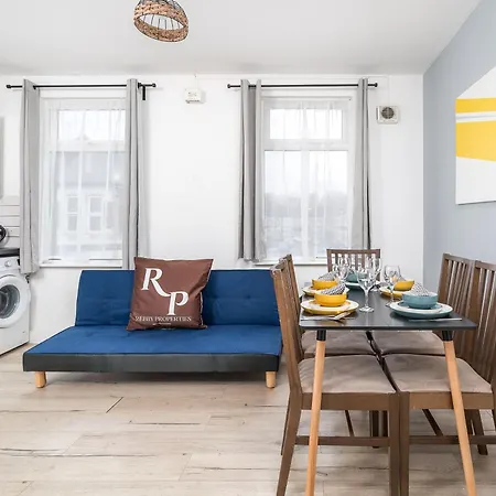 Modern 2 Bed East By Rebby Sleeps 5 Near Canning Town Station * Londres