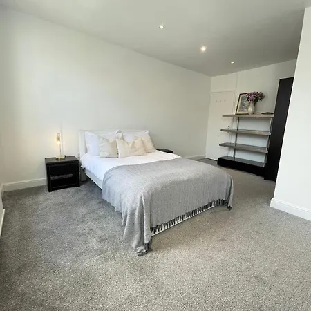 Victoria Maisonette