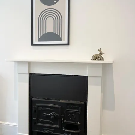 Apartment Victoria Maisonette London