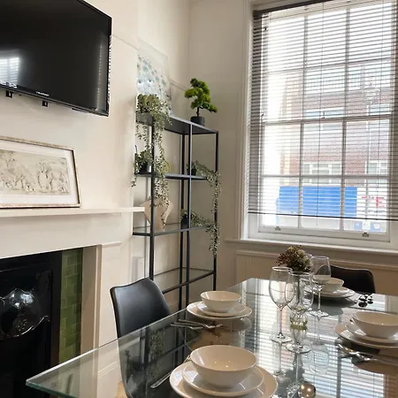 Victoria Maisonette *
