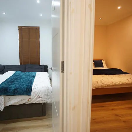 Evergreen Apartments, Flat 3, *