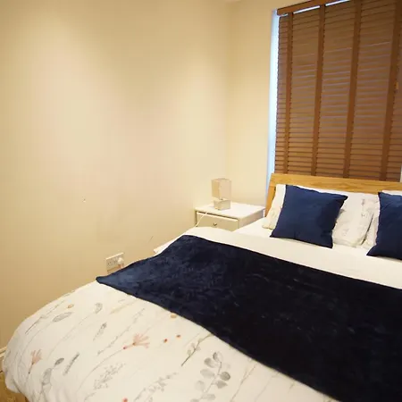Evergreen Apartments, Flat 3, Apartment