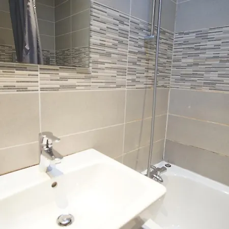 Evergreen Apartments, Flat 3, Apartment *