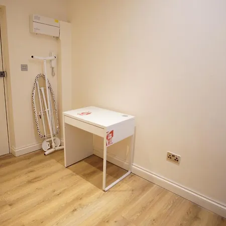 Evergreen Apartments, Flat 3, Apartment London