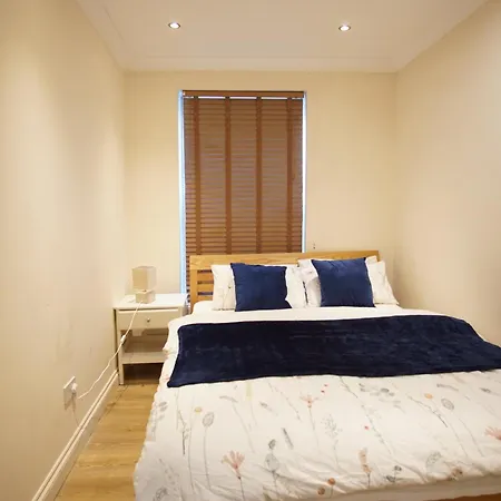Evergreen Apartments, Flat 3, Apartment