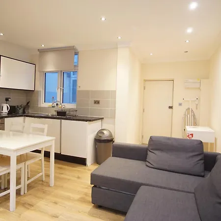 Apartment Evergreen Apartments, Flat 3,