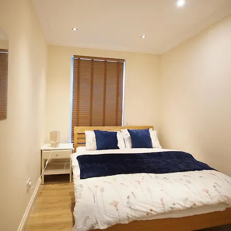 Evergreen Apartments, Flat 3, Apartment *