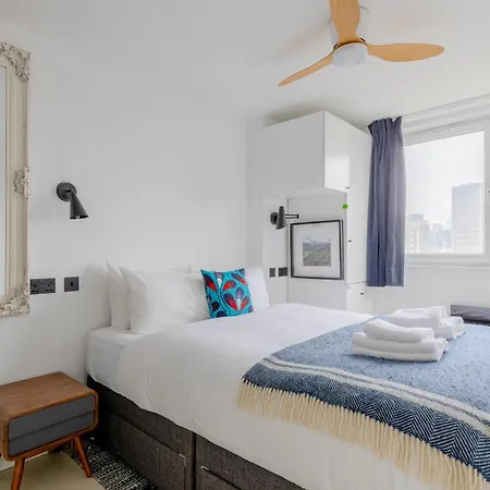 Bright And Stylish 2bd In Old Street W Views Apartment London