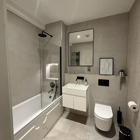 Luxury - Fulham * London