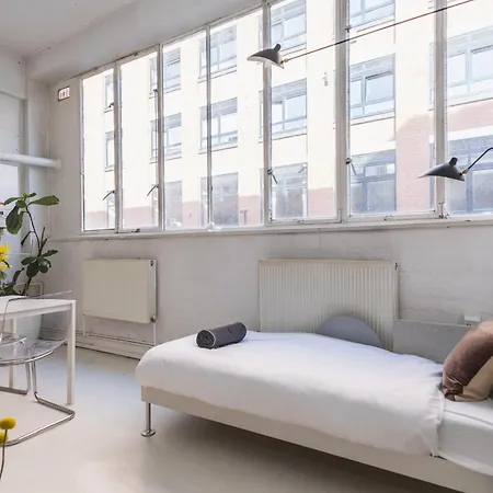 Bright & Spacious 2br Flat, Great Transport Links London