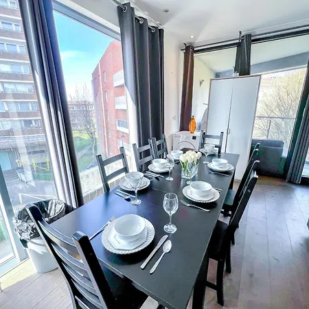 Apartment Sleek 3-bedroom Flat With Lift & Wi-fi In Southwark, Borough Near The Shard *