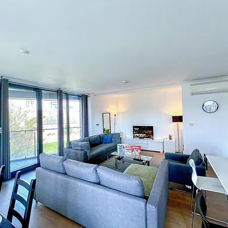 Apartment Sleek 3-bedroom Flat With Lift & Wi-fi In Southwark, Borough Near The Shard London