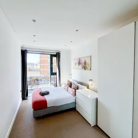 Apartment Sleek 3-bedroom Flat With Lift & Wi-fi In Southwark, Borough Near The Shard *