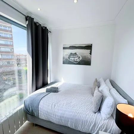 Apartment Sleek 3-bedroom Flat With Lift & Wi-fi In Southwark, Borough Near The Shard *