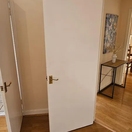 Apartment Elegant 1-Bed Flat, Sleeps 5, London Nw6 - 5 Mins To Jubilee, Bakerloo & Overground Lines